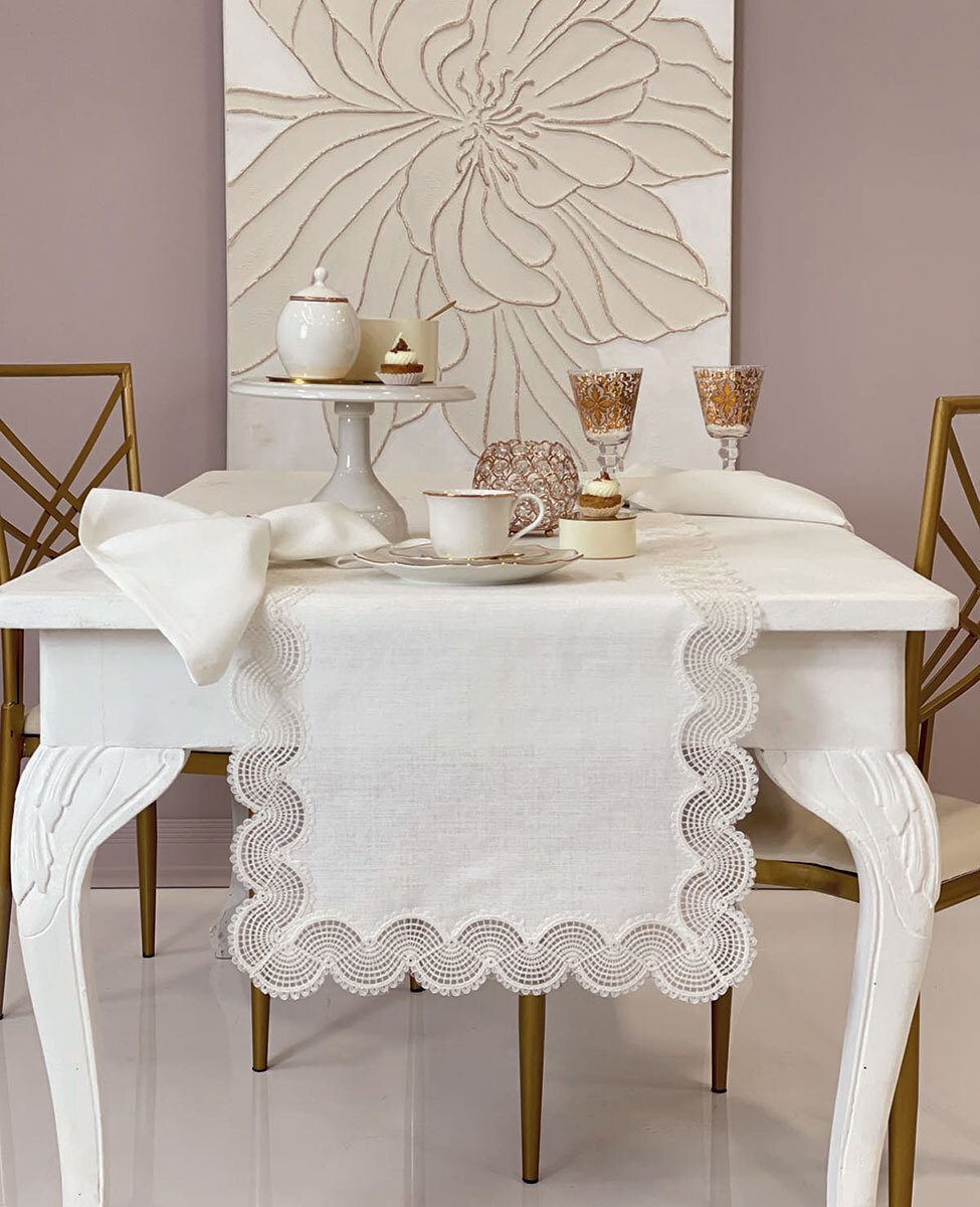 Blumarine Runner Con Ricamo Callas