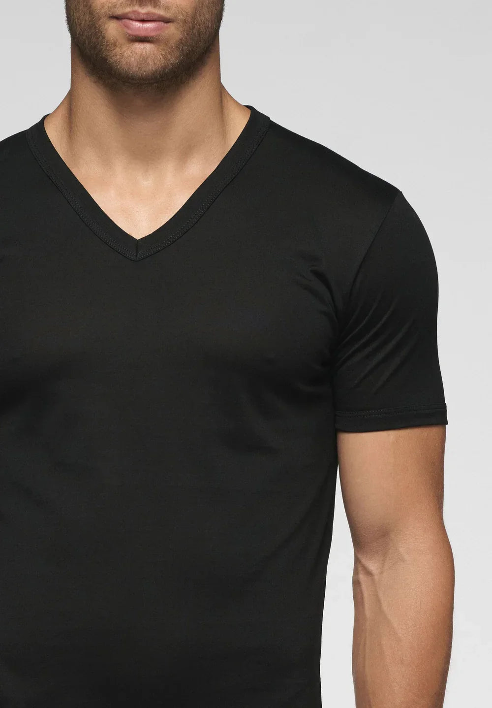 Cagi T Shirt Scollo A V In Cotone Filo Di Scozia Privilegio 1304