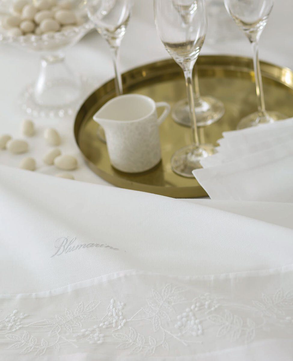 Blumarine Tovaglia In Cotone Con Inserti In Organza E Logo Ricamato Cerimonia