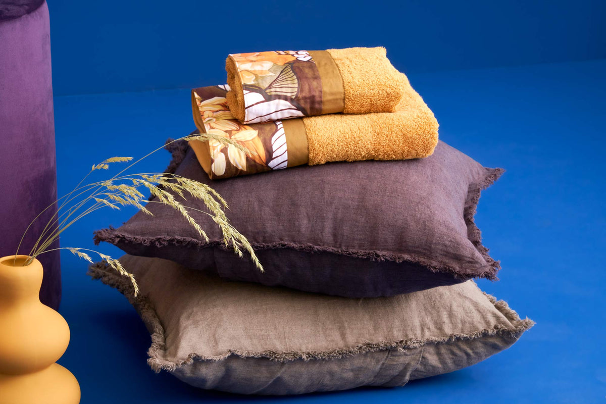 Biancoperla Set Asciugamani 1+1 In Spugna Di Cotone Con Balza In Raso Di Cotone Stampato Carioca