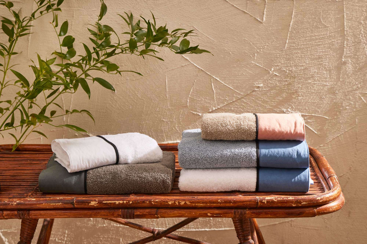 Biancoperla Set 2+2 Asciugamani In Spugna Di Cotone Con Bordo In Cotone Tinto In Capo Coco