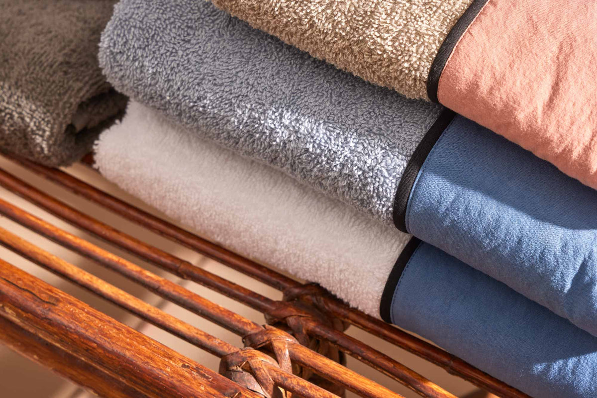 Biancoperla Set 2+2 Asciugamani In Spugna Di Cotone Con Bordo In Cotone Tinto In Capo Coco