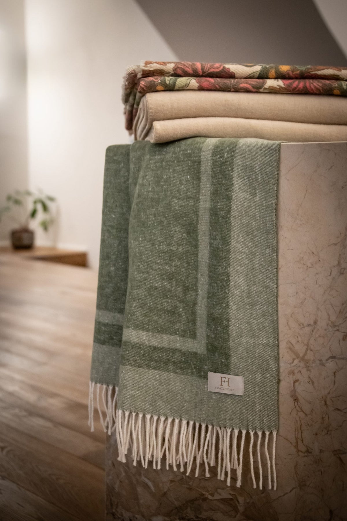 Frati Home Plaid Country Con Frange Ciliegia