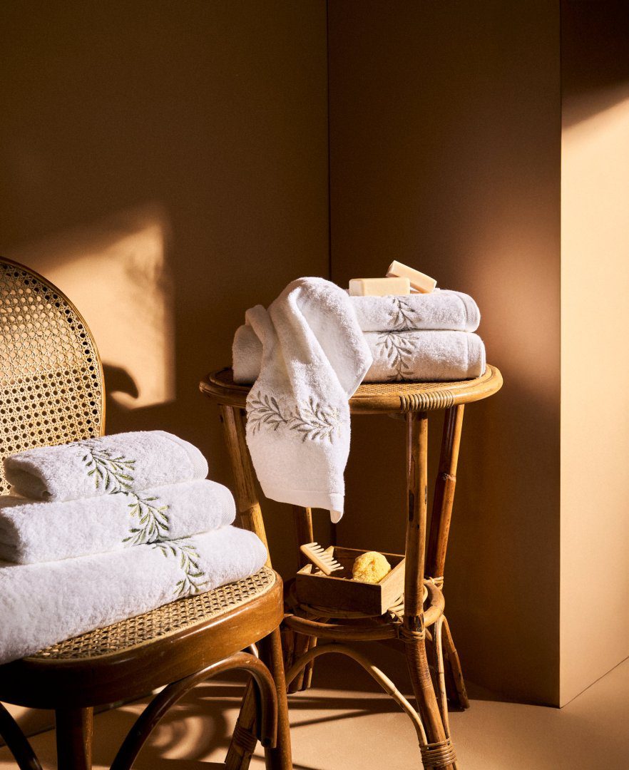 Biancoperla Telo Bagno In Spugna Di Cotone Con Ricamo Laurus