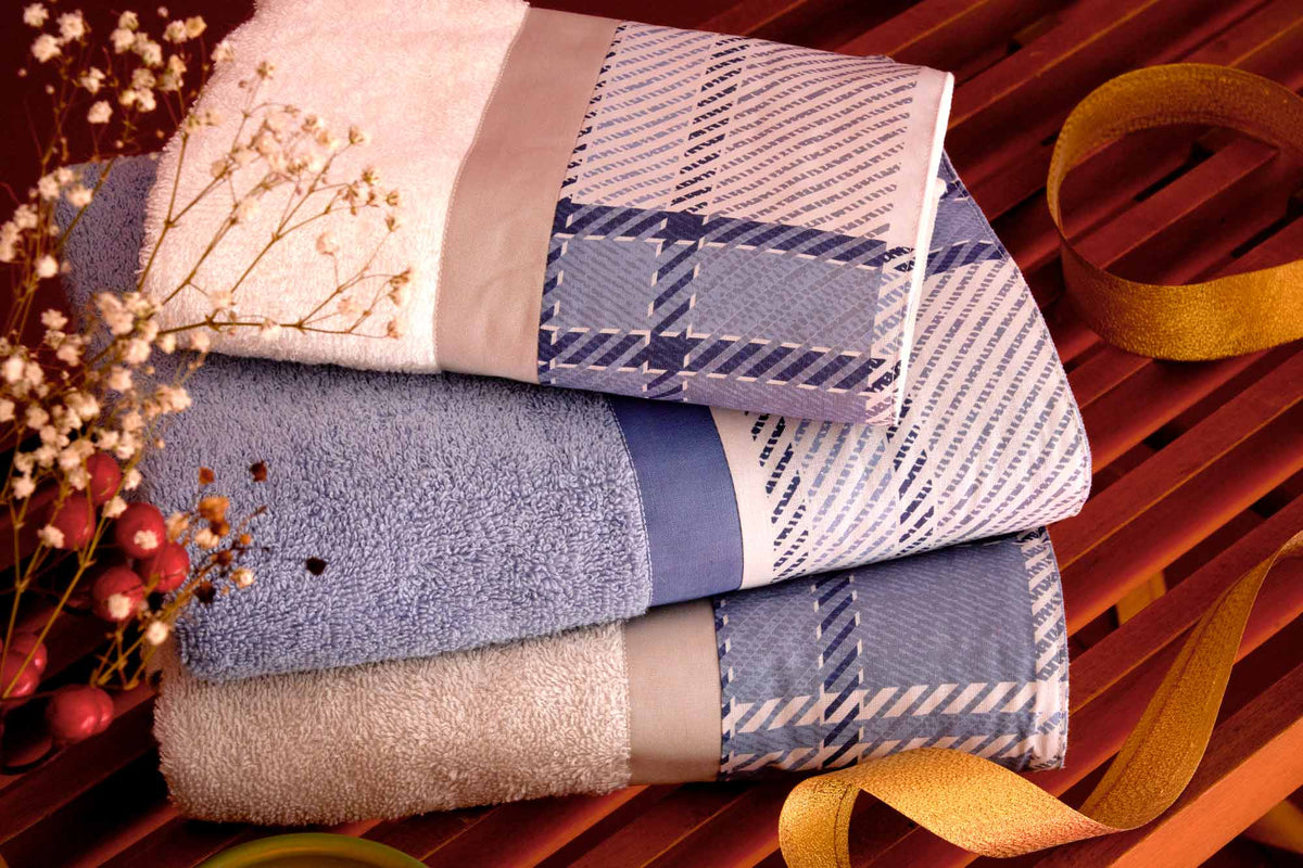 Biancoperla Set Asciugamani 2+2 In Spugna Di Cotone Con Balza In Puro Cotone Stampato Dolomiti