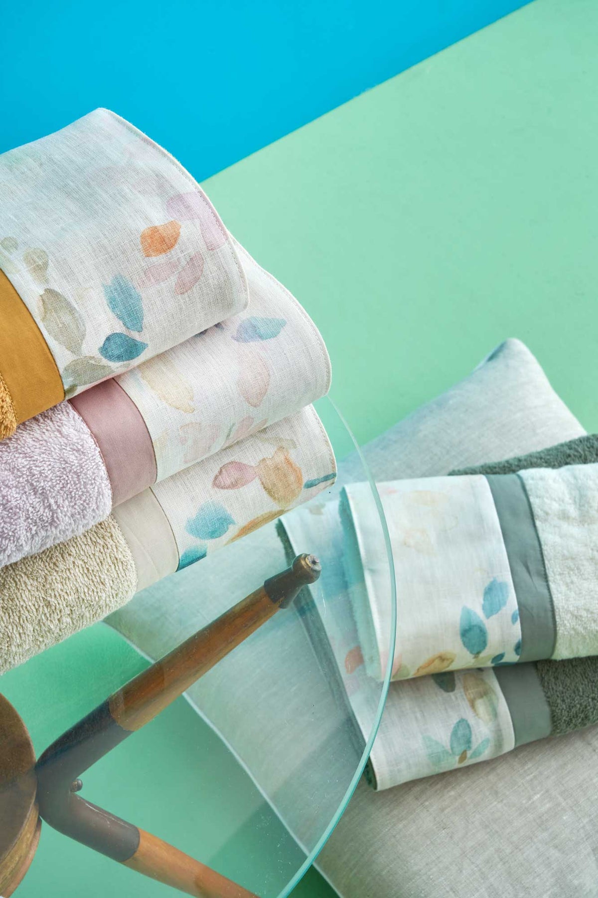 BIANCOPERLA SET ASCIUGAMANI 2+2 IN SPUGNA DI COTONE CON BALZA IN PURO LINO STAMPATO ISIDE