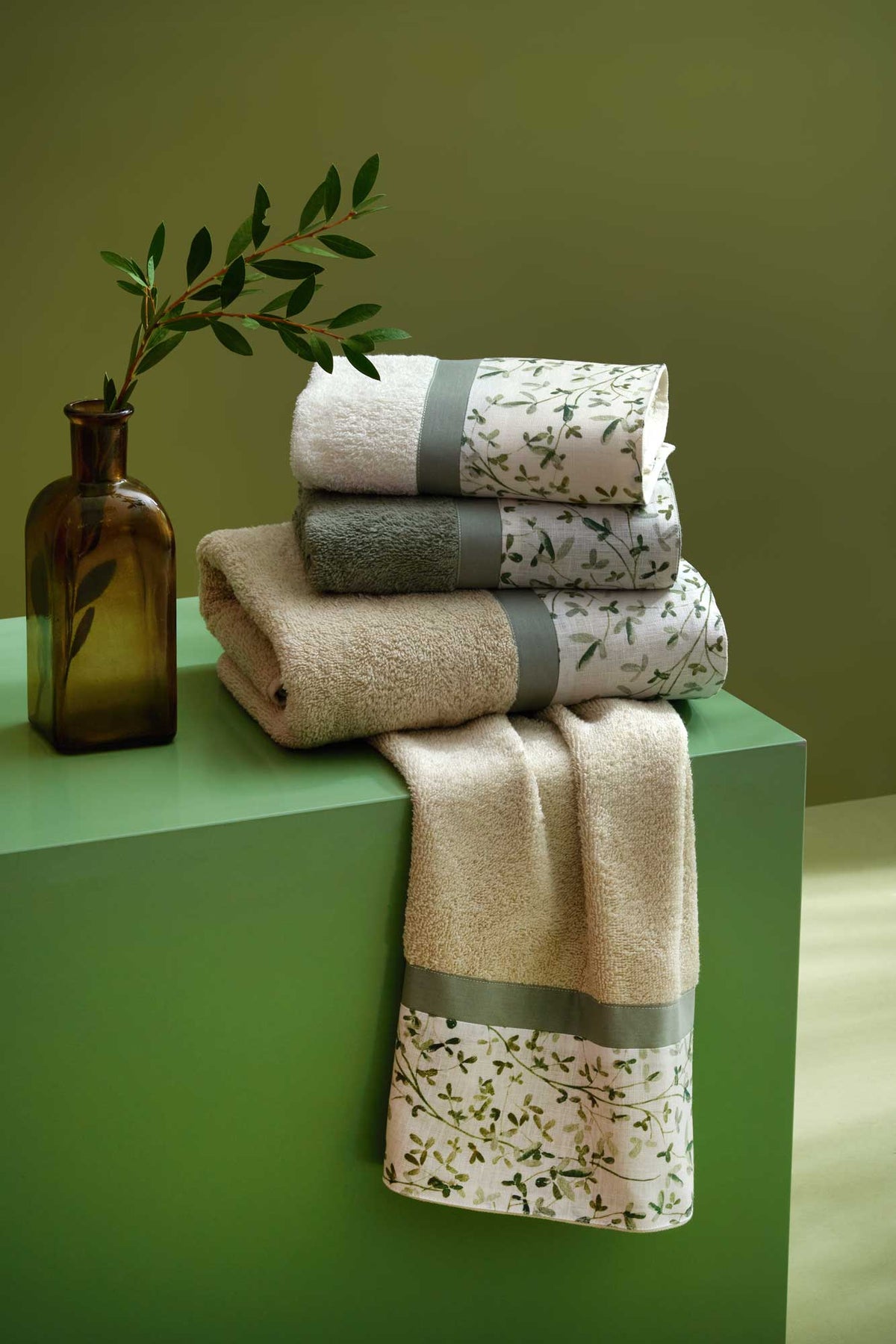 Biancoperla Set Asciugamani 2+2 In Spugna Di Cotone Con Balza In Puro Lino Stampato Ivy