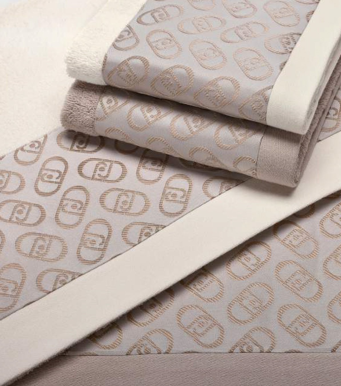 Liu Jo Set asciugamani 1+1 in spugna di cotone con bordo jacquard Logato