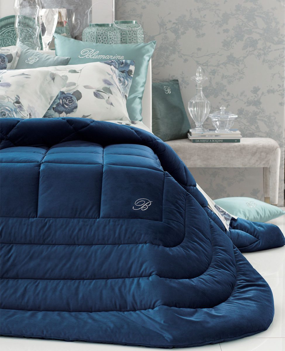 Blumarine Trapunta matrimoniale in velluto con logo cristalli Blu Velvet