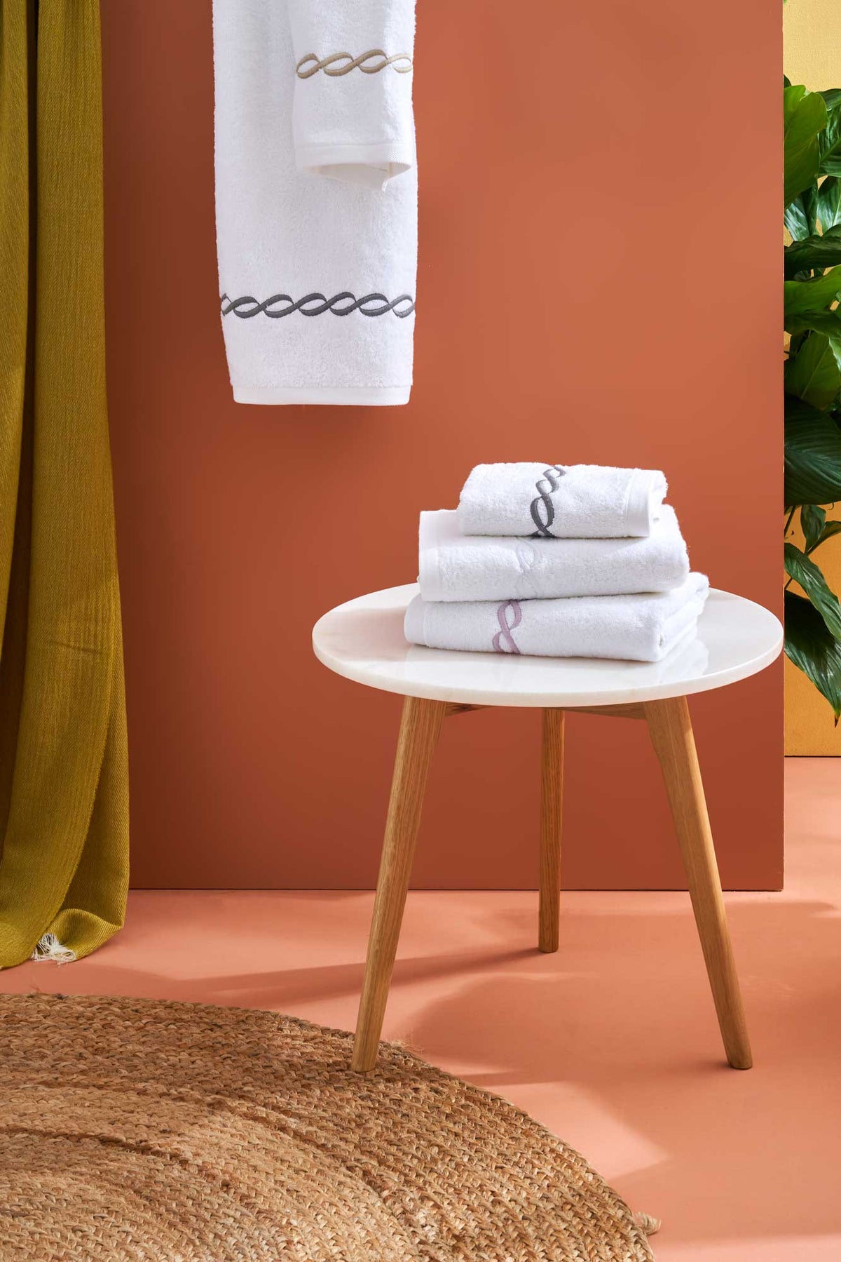 Biancoperla Set Asciugamani 1+1 In Spugna Di Cotone Con Greca Ricamata Olympia