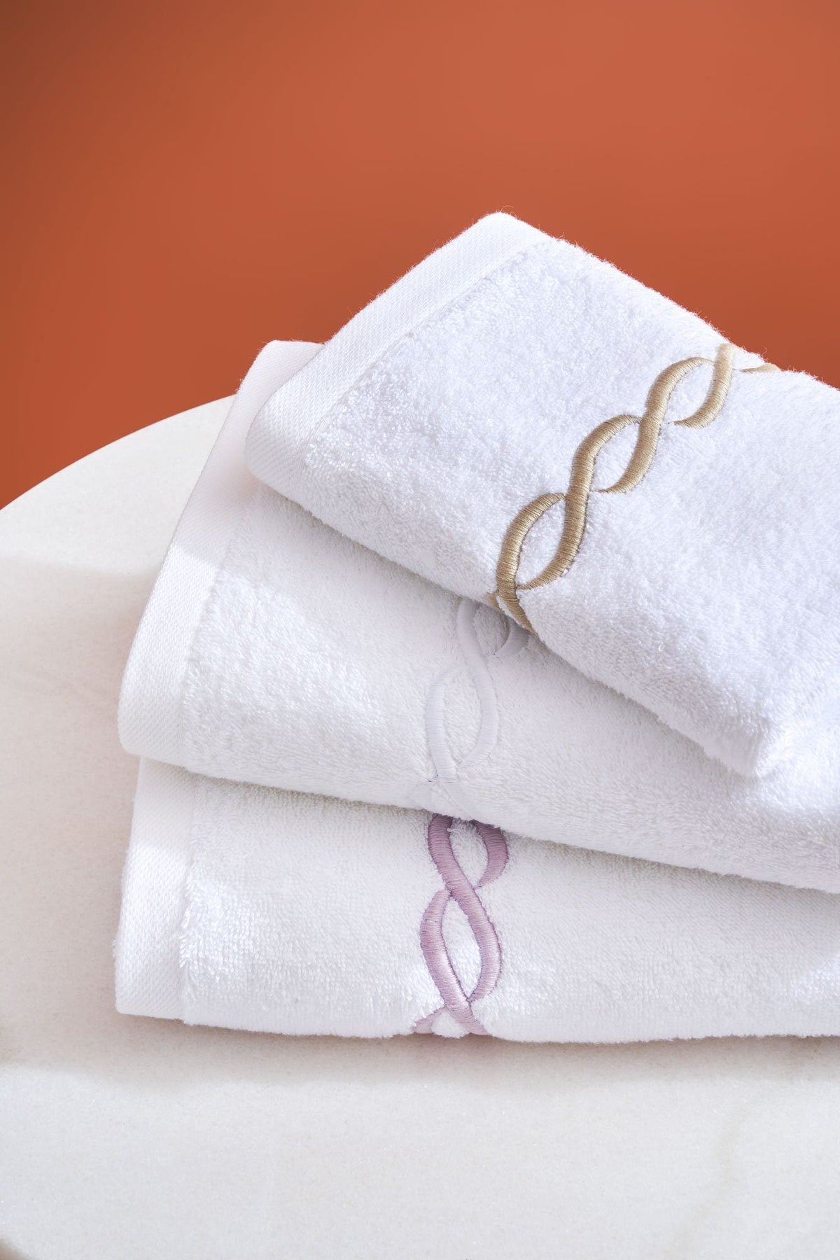 Biancoperla Set Asciugamani 1+1 In Spugna Di Cotone Con Greca Ricamata Olympia