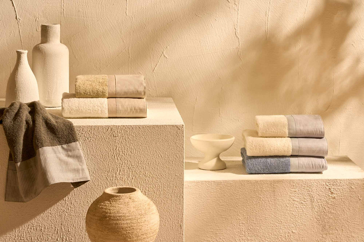 Biancoperla Set Asciugamani 2+2 In Spugna Di Cotone Con Balza In Cotone Tinto in Filo Pais