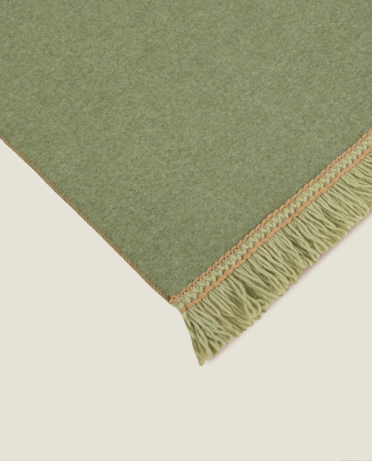 Frati Home Plaid In Soft Bamboo Con Applicazione Frangia Matisse Muschio