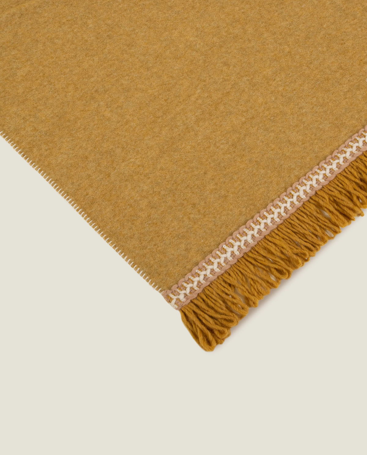 Frati Home Plaid Con Frange In Soft Bamboo Rousseau Zafferano