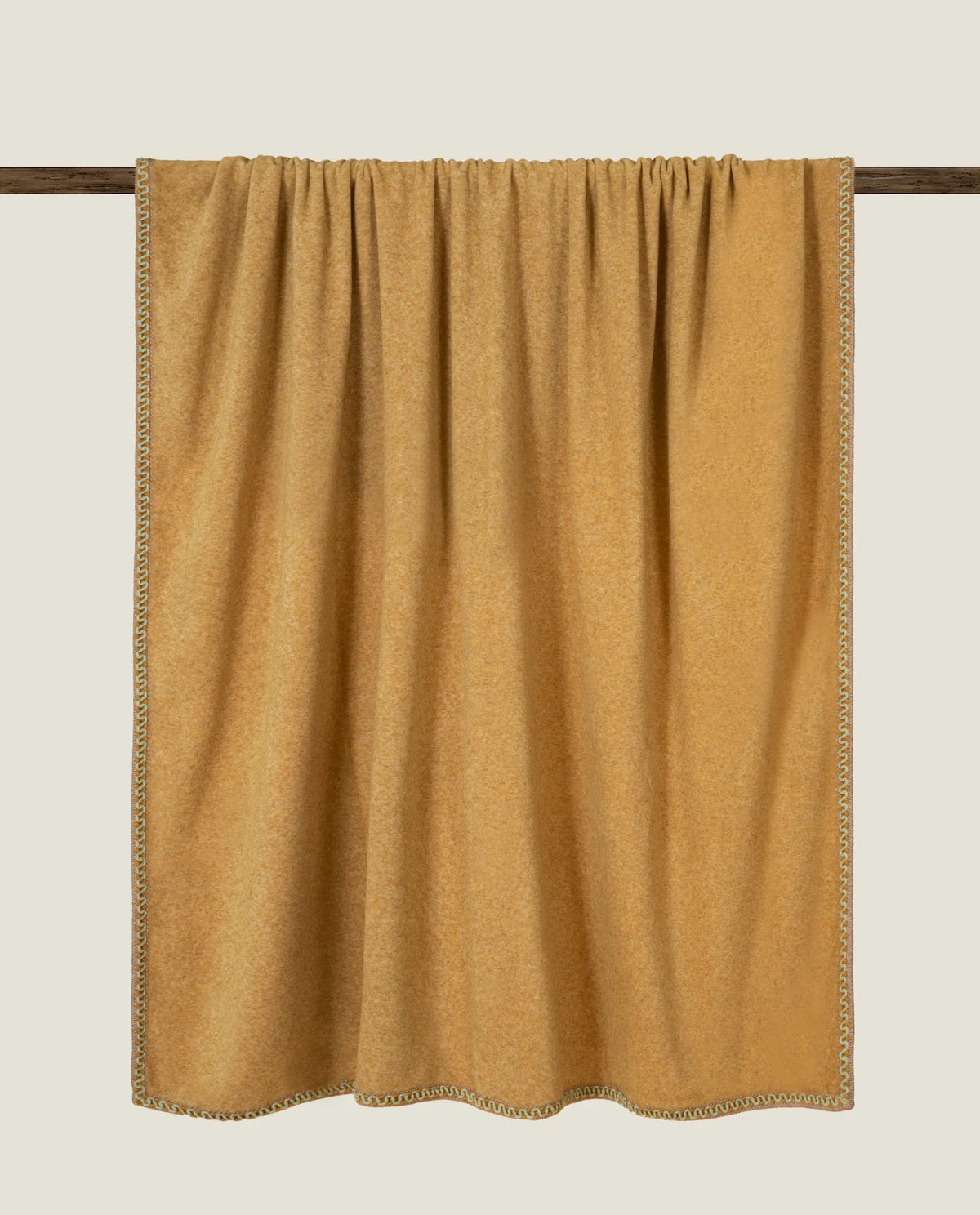 Frati Home Plaid In Soft Bamboo Con Applicazione Bordo Cocò Zafferano