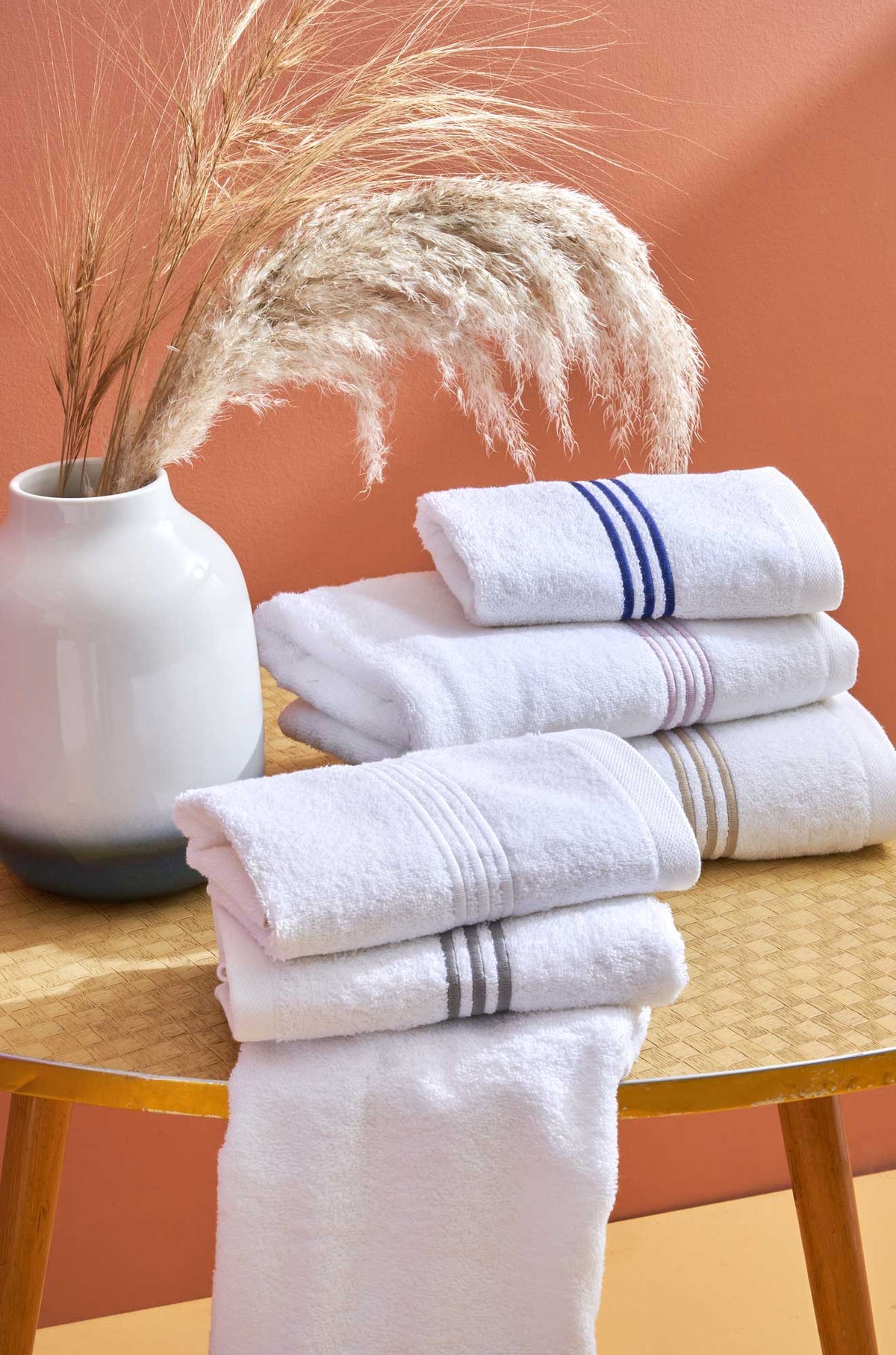 Biancoperla Telo Bagno In Spugna Di Cotone Con Bacchette Ricamate Zoe