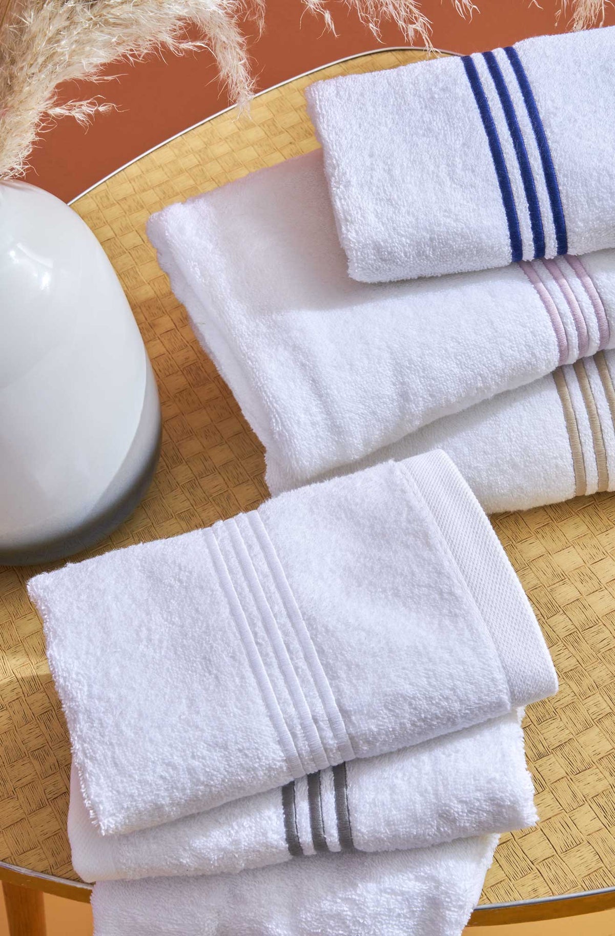 Biancoperla Set Asciugamani 1+1 In Spugna Di Cotone Con Bacchette Ricamate Zoe
