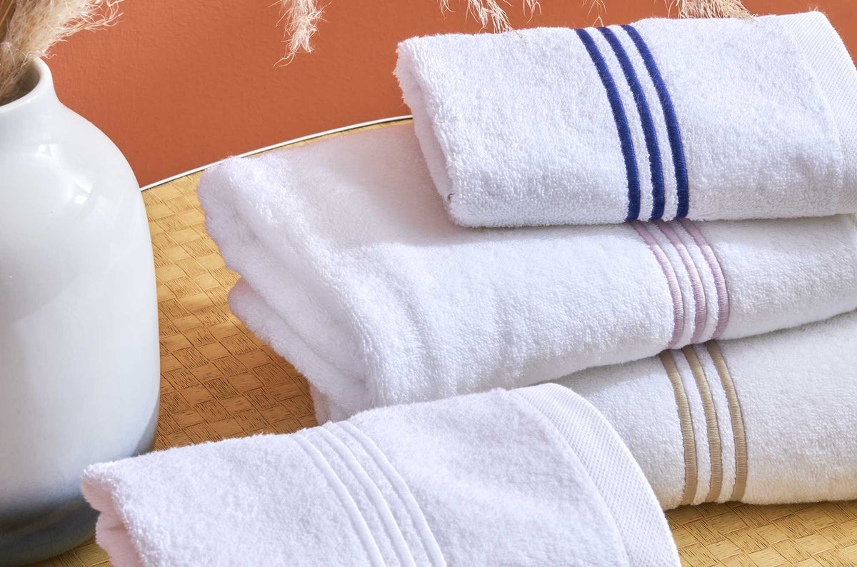 Biancoperla Set Asciugamani 1+1 In Spugna Di Cotone Con Bacchette Ricamate Zoe