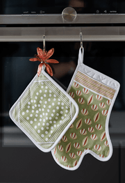 Maison Sucree' Set Guanto E Presine Natalizie Borgo Natale