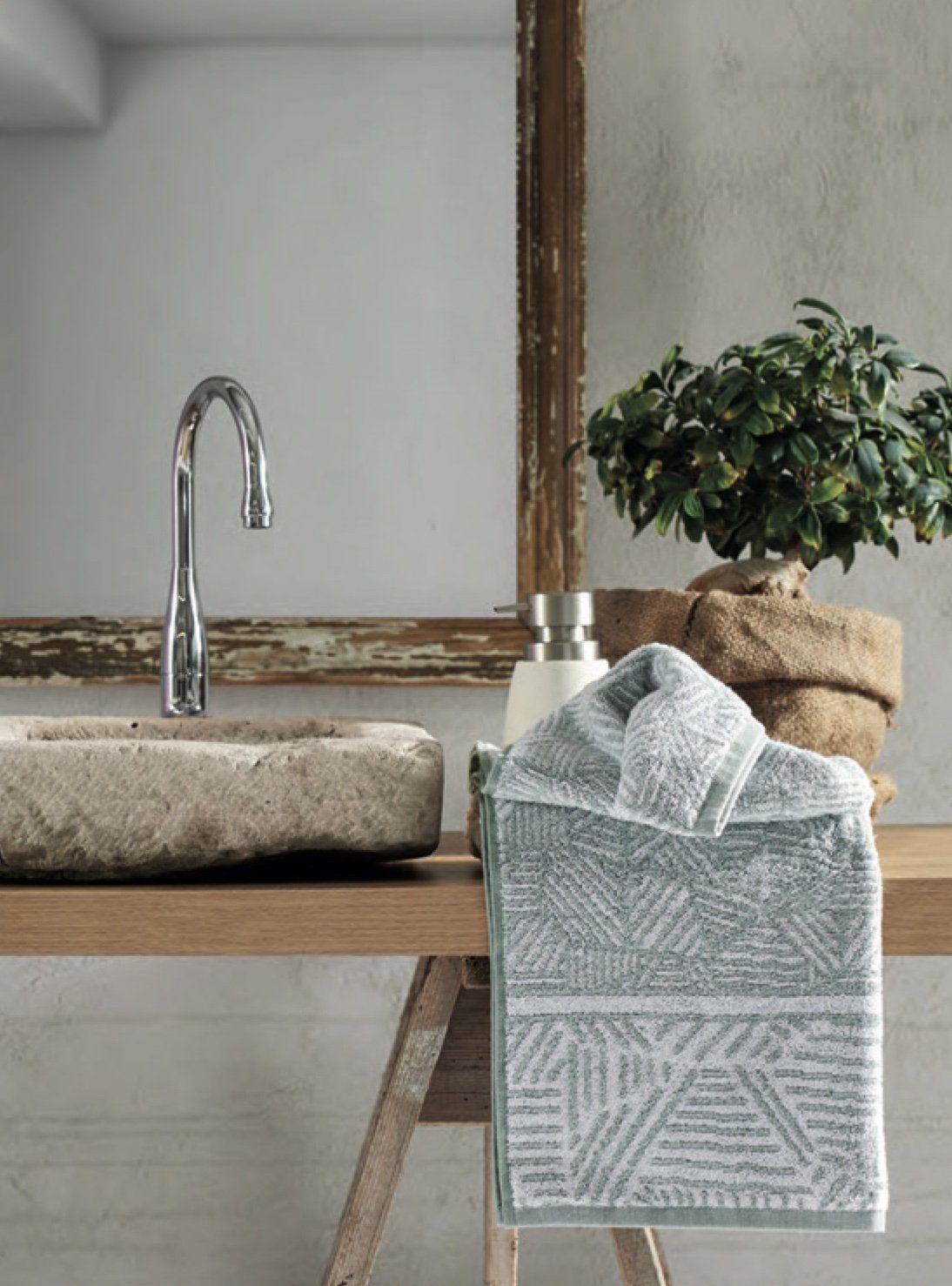 Maison Sucree' Set Asciugamani 1+1 In Spugna Di Cotone Jacquard Amalia
