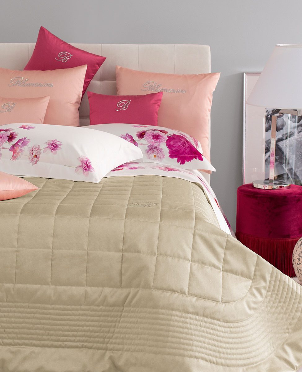 Blumarine Copriletto Trapuntato Matrimoniale In Tessuto Ottoman Con Logo In Cristalli Note Blu
