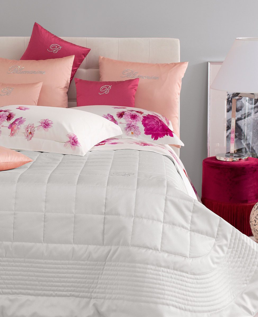 Blumarine Copriletto Trapuntato Matrimoniale In Tessuto Ottoman Con Logo In Cristalli Note Blu