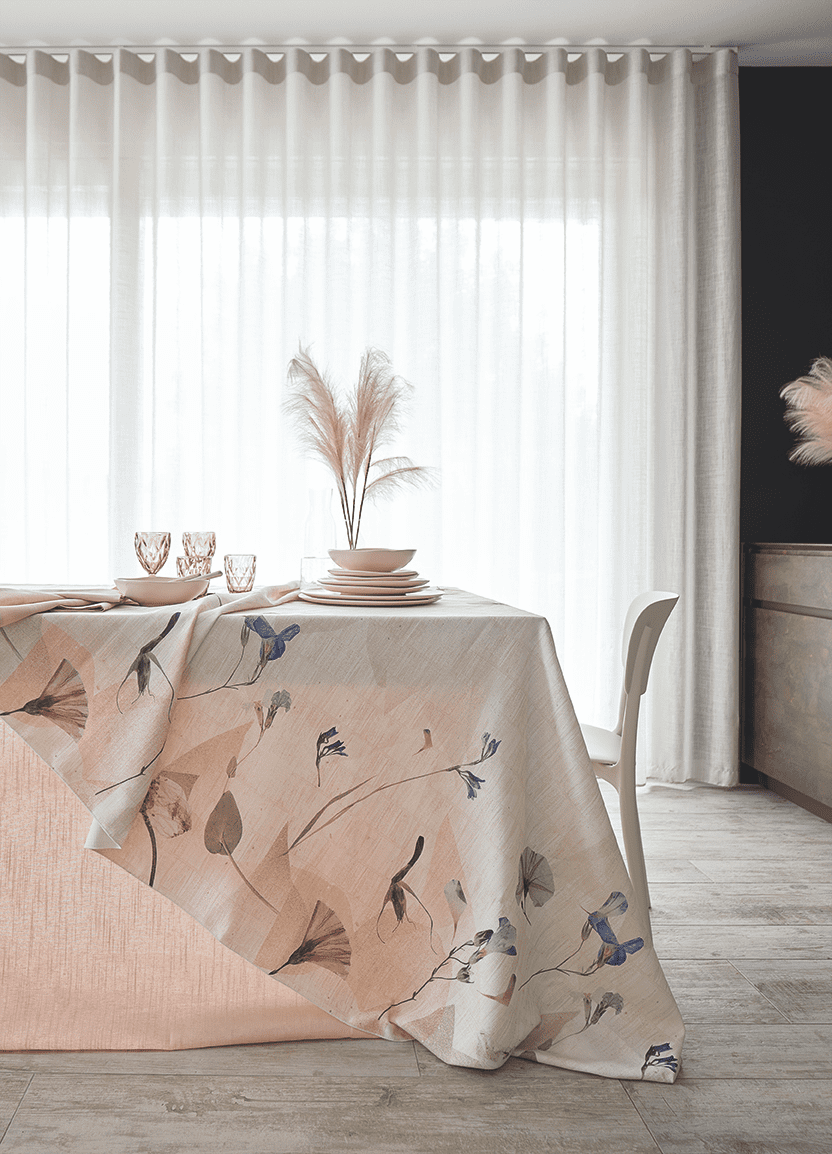 Maison Sucree' Tovaglia E/O Runner In Tessuto Antimacchia Stampato Prati