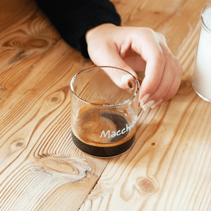Wd Set 6 Tazzine Da Caffe' In Vetro Borosilicato Con Manico Colorato E Scritta Decorativa