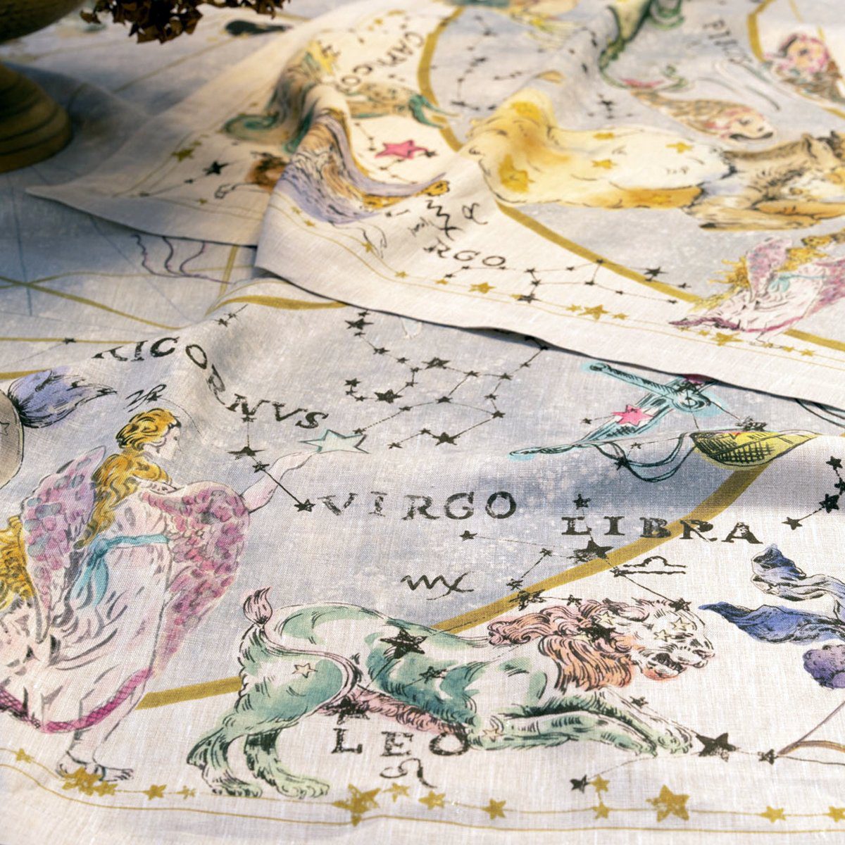 TESSITURA TOSCANA TELERIE TOVAGLIA E/O RUNNER IN LINO STAMPATO ZODIACO
